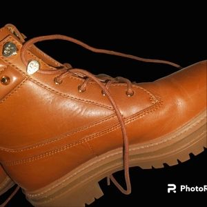 Micheal Kors leather tan combat boots